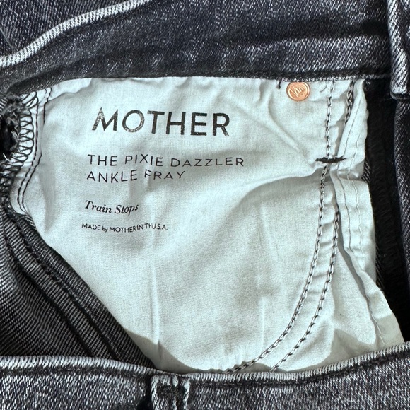 Mother Pixie Dazzler Ankle Fray Jeans in Train Stops [3503] - Picture 9 of 11